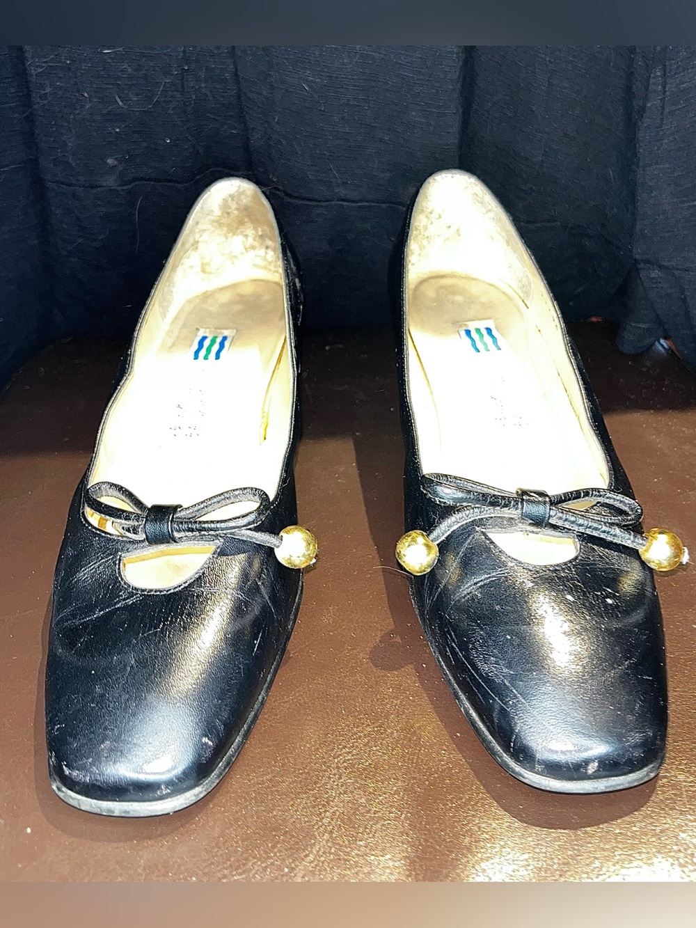 Black Leather Pumps with Bow & Gold Ball Accent size 7